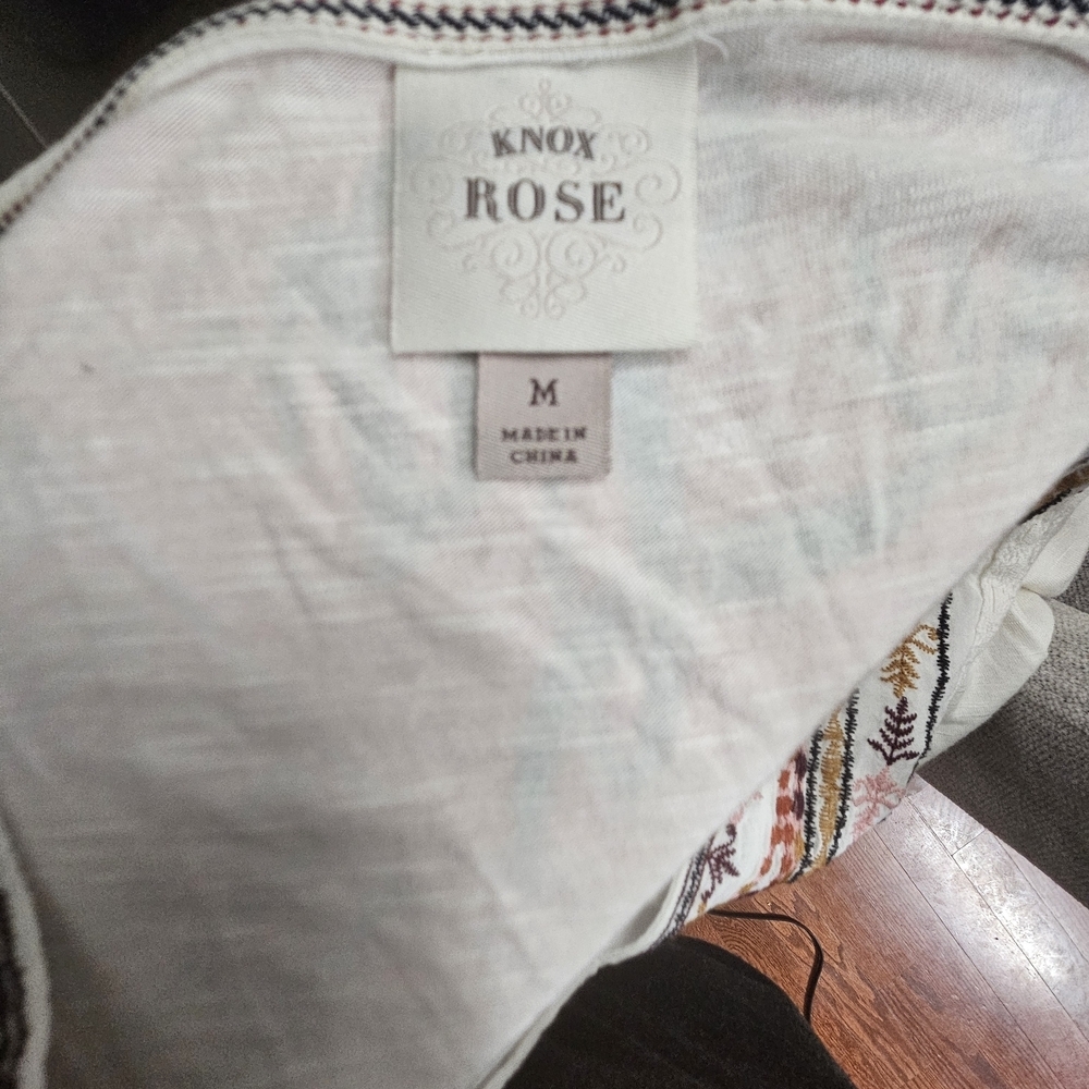 Knox Rose Cream Embellished V-Neck Short Sleeve Blouse - Picture 2 of 5